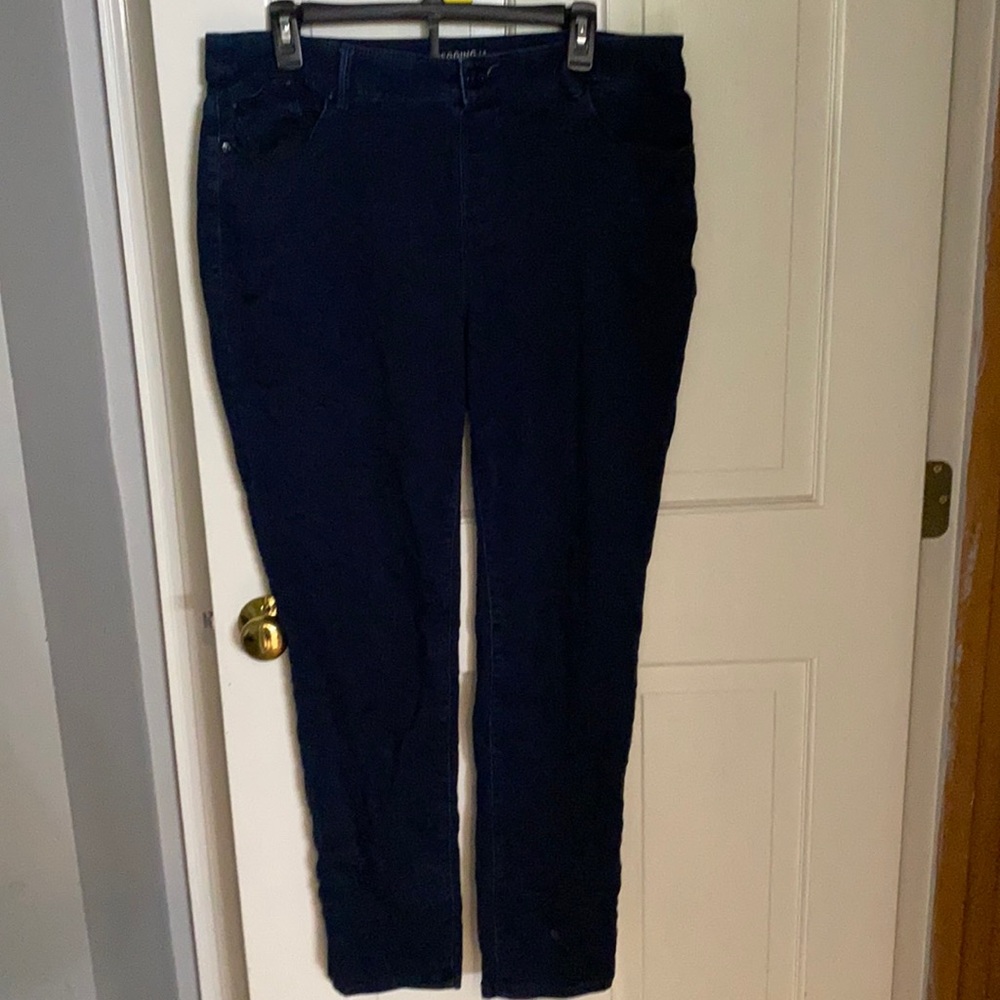 Chico’s Women’s Petite Plus Size 2 Navy color Jean